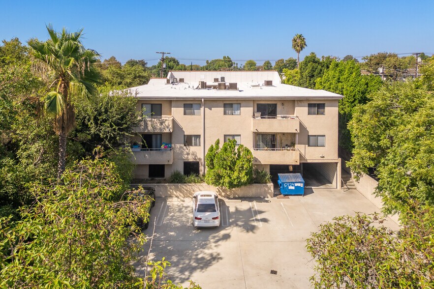 6924 Woodman Ave, Van Nuys, CA à vendre - Photo de l’immeuble – Image 3 sur 33