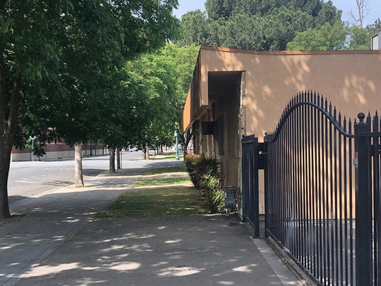 902 N Hunter St, Stockton, CA à louer - Photo de l’immeuble – Image 3 sur 17