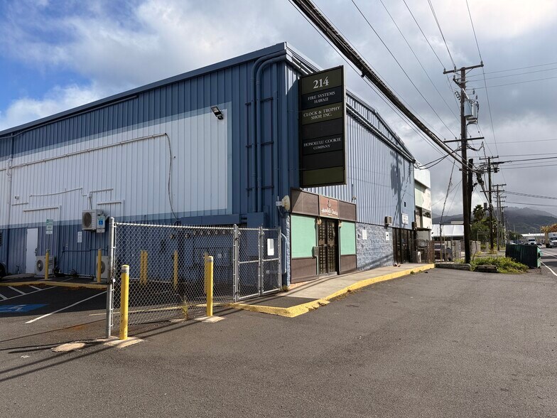 214 Sand Island Access Rd, Honolulu, HI à louer - Photo de l’immeuble – Image 1 sur 4