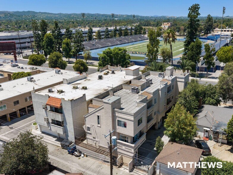 6440 Balboa Blvd, Van Nuys, CA à vendre - Photo de l’immeuble – Image 2 sur 3