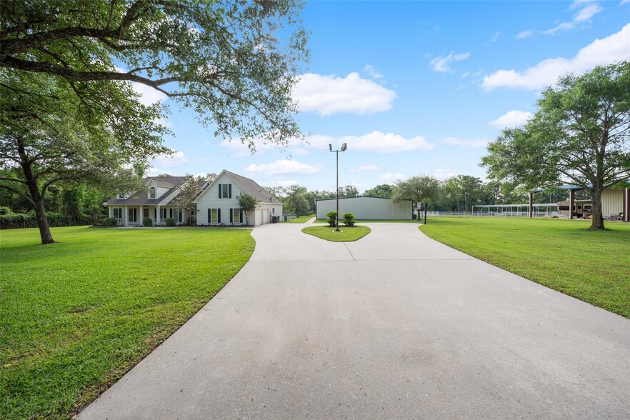 331 Moonshine Hill Rd, Humble, TX à vendre - Photo de l’immeuble – Image 3 sur 13
