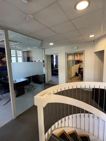 Bureau dans Paris à vendre - Photo de l’immeuble – Image 3 sur 8