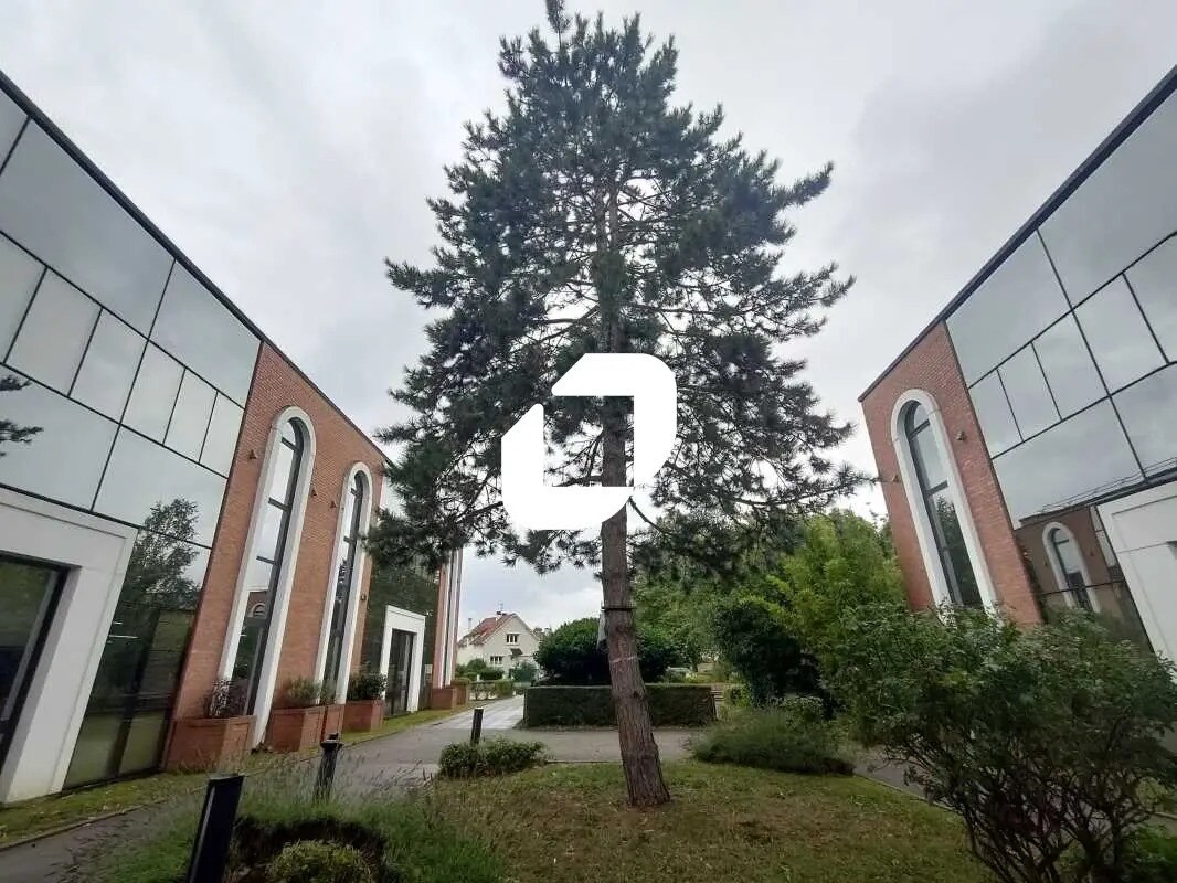 Bureau dans Jouy-en-Josas à louer Photo de l’immeuble– Image 1 sur 10