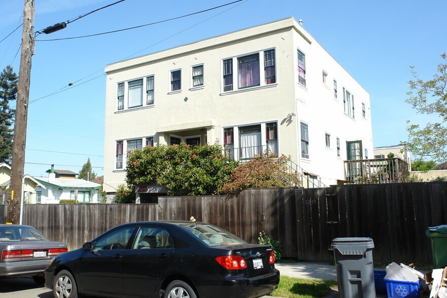 1239 Berkeley Way, Berkeley, CA à vendre - Photo de l’immeuble – Image 1 sur 12