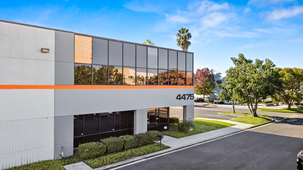 4475 Eucalyptus Ave, Chino, CA à vendre - Photo de l’immeuble – Image 2 sur 15