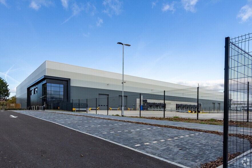 Kingsbury Rd, Birmingham à louer - Photo de l’immeuble – Image 3 sur 3