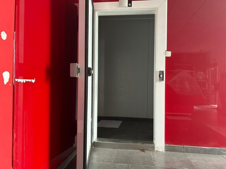 Local commercial dans Cáceres à louer - Photo de l’immeuble – Image 2 sur 5