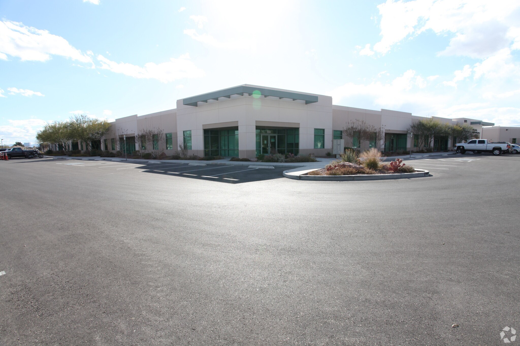 2480 N Decatur Blvd, Las Vegas, NV à louer Photo de l’immeuble– Image 1 sur 3