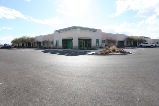 Plus de détails pour 2480 N Decatur Blvd, Las Vegas, NV - Local d'activités à louer