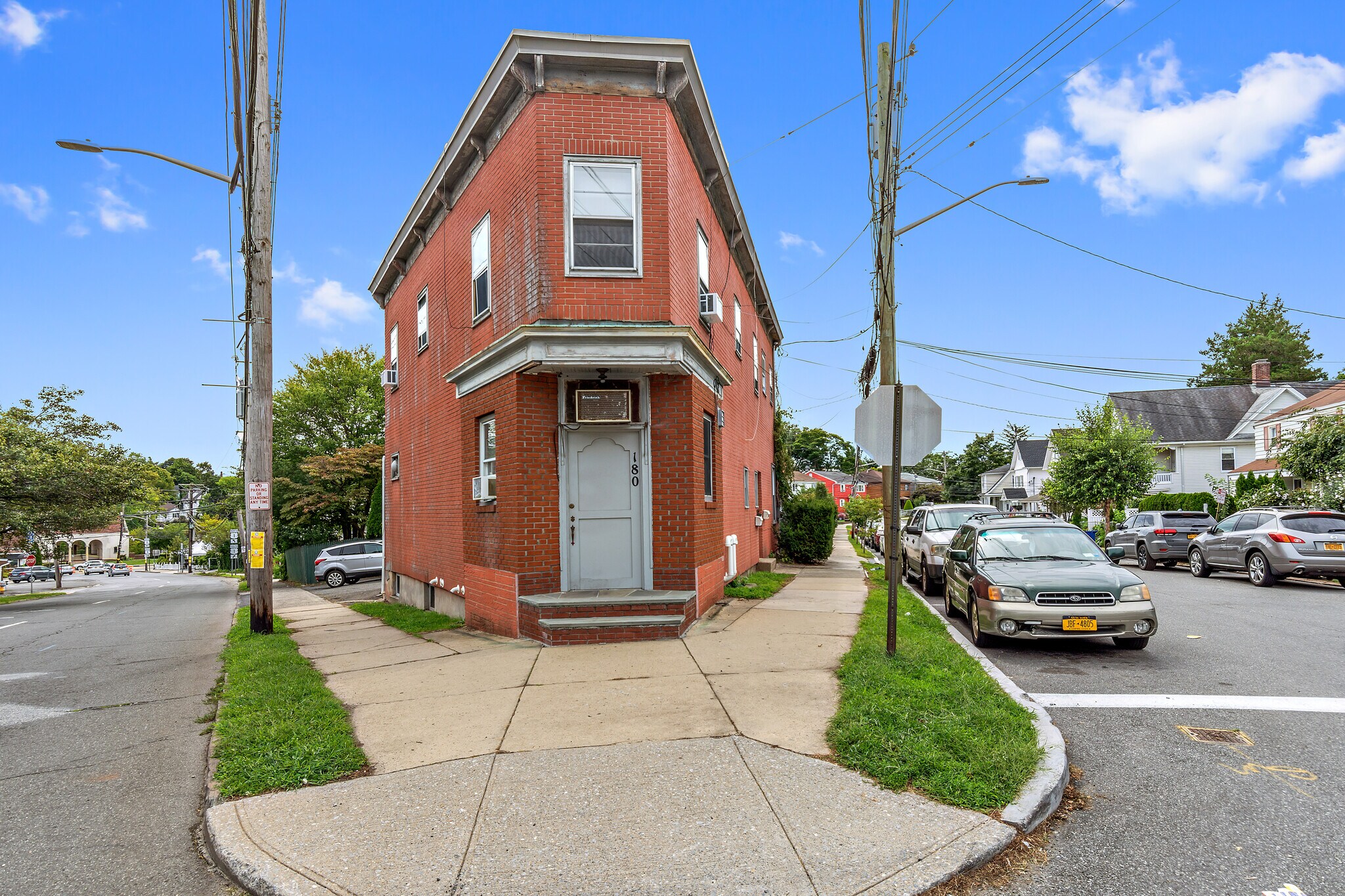 180 Madison Ave, Port Chester, NY à vendre Photo principale– Image 1 sur 31