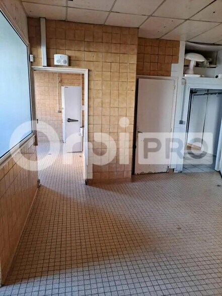 Local commercial dans Châlons-en-Champagne à vendre - Photo intérieure – Image 2 sur 5