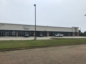 113 Dees Dr, Madison, MS à louer Photo de l’immeuble– Image 2 sur 4