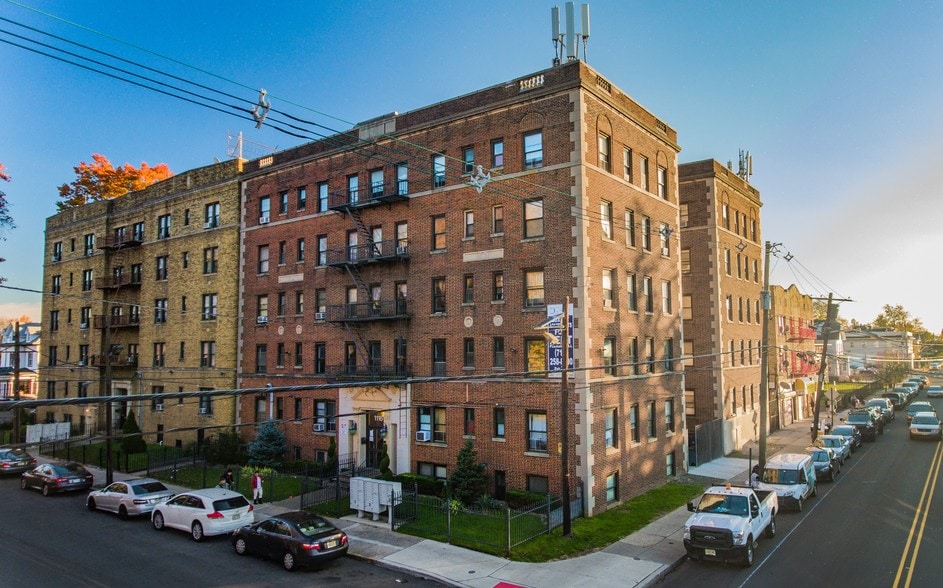 1116-1120 Anna St, Elizabeth, NJ à vendre - Photo de l’immeuble – Image 1 sur 12