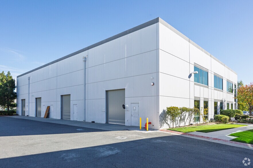 601-631 Wald, Irvine, CA à louer - Photo de l’immeuble – Image 3 sur 5