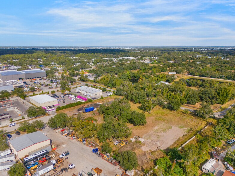 7600 Artemus Cir, Sarasota, FL à vendre - Photo de l’immeuble – Image 3 sur 6