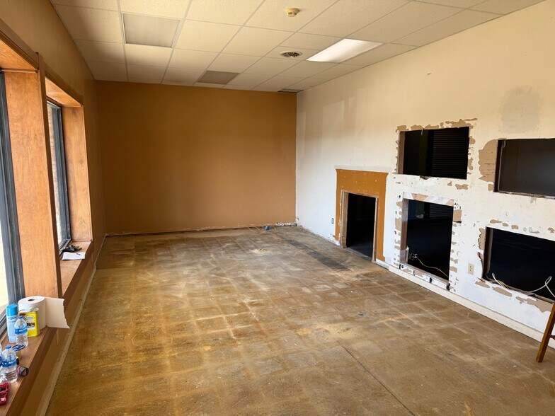 6001 N US Highway 31, Whiteland, IN à louer - Photo de l’immeuble – Image 3 sur 9