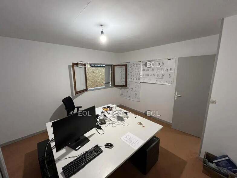 Local d’activités dans Épône à louer - Photo intérieure – Image 3 sur 9