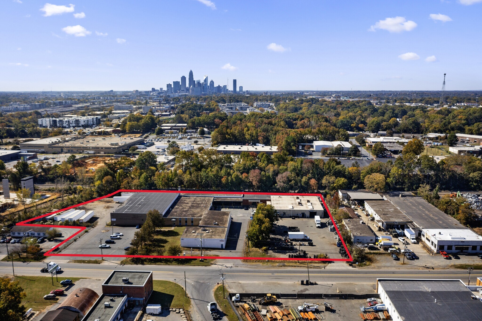 231 Atando Ave, Charlotte, NC à louer Photo de l’immeuble– Image 1 sur 10