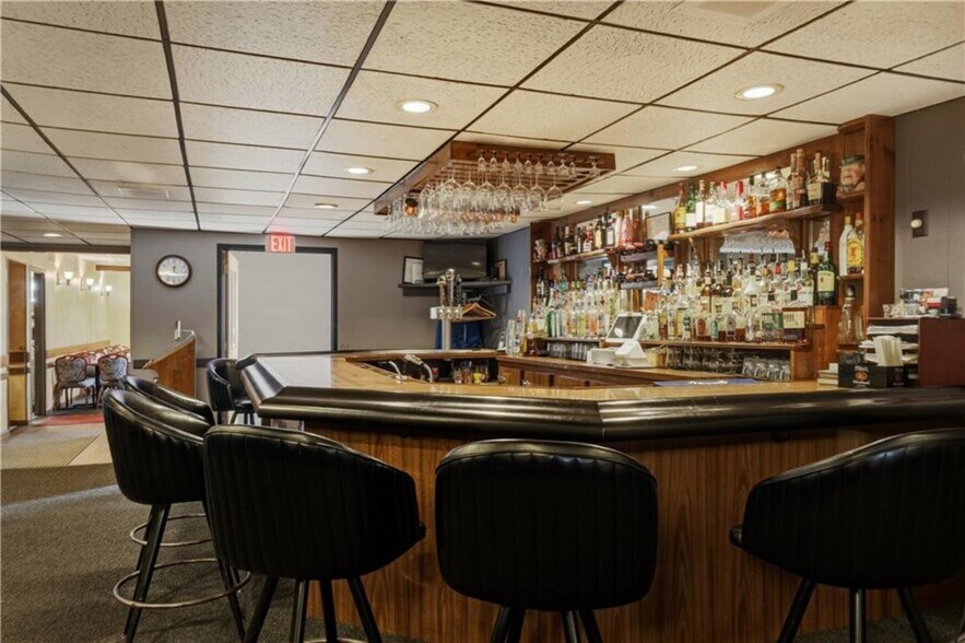 1157 N Main St, Elmira, NY à vendre - Photo intérieure – Image 2 sur 49