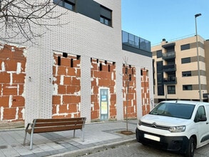 Local commercial dans Arganda del Rey, Madrid à louer Photo de la construction– Image 1 sur 3