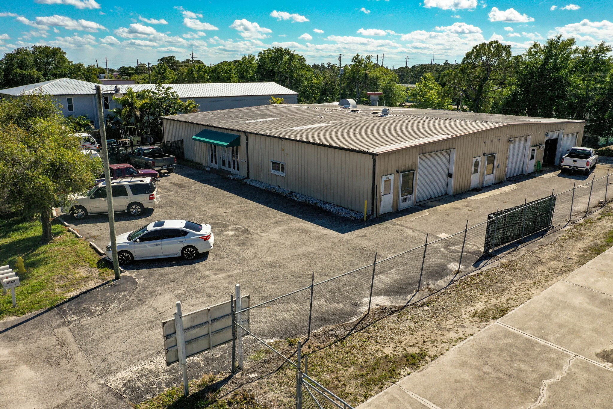 870-874 NE Pop Tilton Pl, Jensen Beach, FL à vendre Photo de l’immeuble– Image 1 sur 15