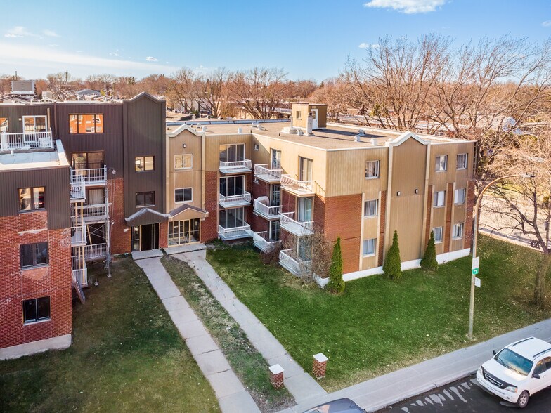 12081 Rue De Montigny, Montréal, QC à vendre - Photo de l’immeuble – Image 2 sur 10