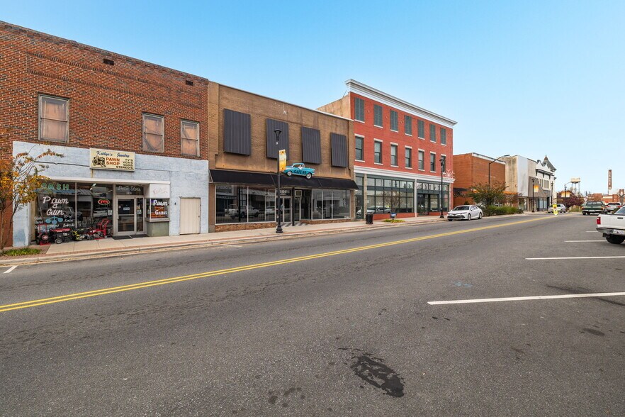 128 S Scales St, Reidsville, NC à vendre - Photo de l’immeuble – Image 3 sur 23