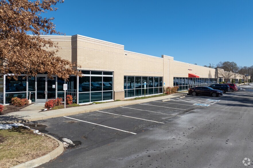 2805 N Parham Rd, Richmond, VA à vendre - Photo de l’immeuble – Image 2 sur 8