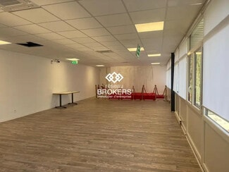 Plus de détails pour Local d'activités à louer
