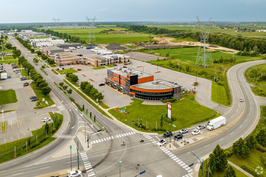 2700 Boul des Entreprises, Terrebonne, QC à louer - Aérien – Image 2 sur 15
