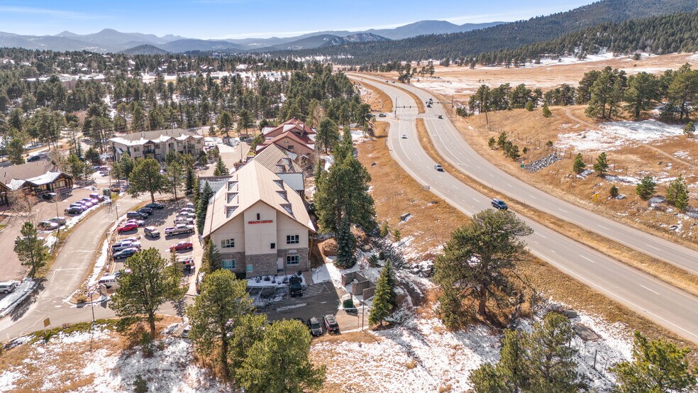 32135 Castle Ct, Evergreen, CO à vendre - Photo de l’immeuble – Image 2 sur 9