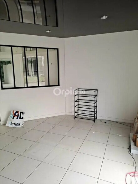 Local commercial dans Saint-Memmie à louer - Photo de l’immeuble – Image 3 sur 5