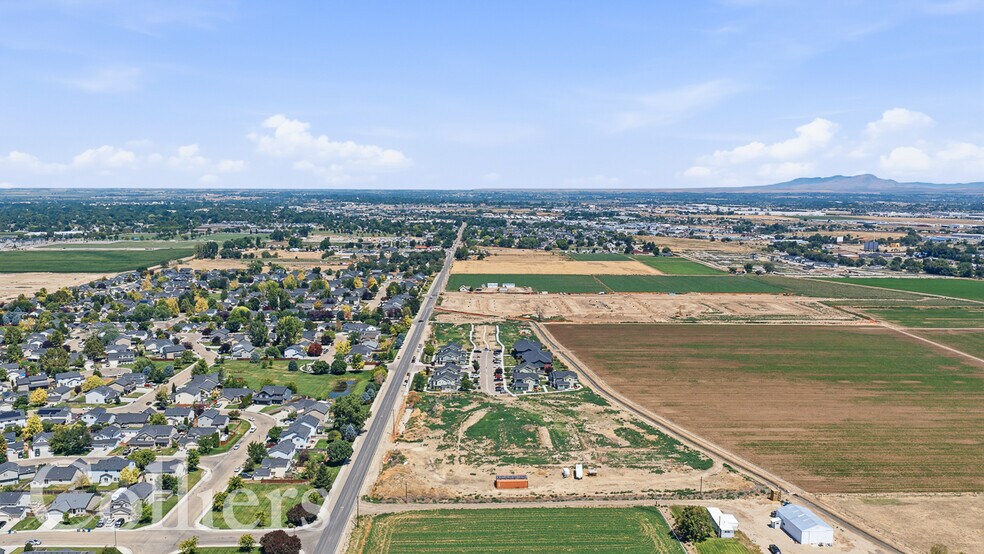 5018 Hamlet Ln, Caldwell, ID à vendre - Photo de l’immeuble – Image 2 sur 22