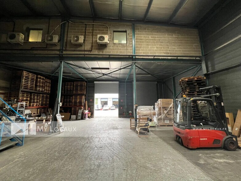 Industriel/Logistique dans Sartrouville à louer - Photo de l’immeuble – Image 3 sur 6