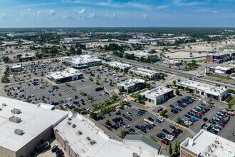 899-913 N Milwaukee Ave, Vernon Hills, IL - Vue aérienne  vue de carte