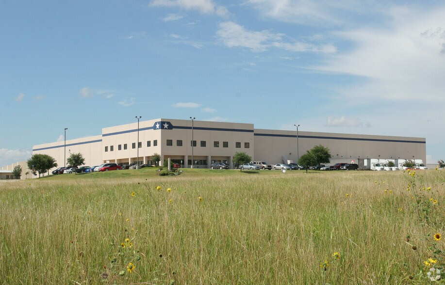 17414 Triton Pky, Schertz, TX à louer - Photo de l’immeuble – Image 2 sur 7