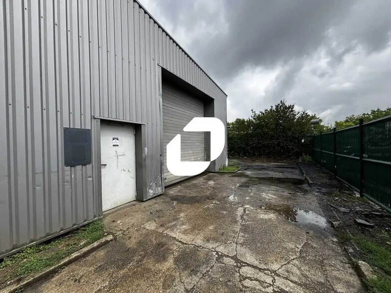 Local d’activités dans Bondoufle à louer - Photo de l’immeuble – Image 2 sur 11