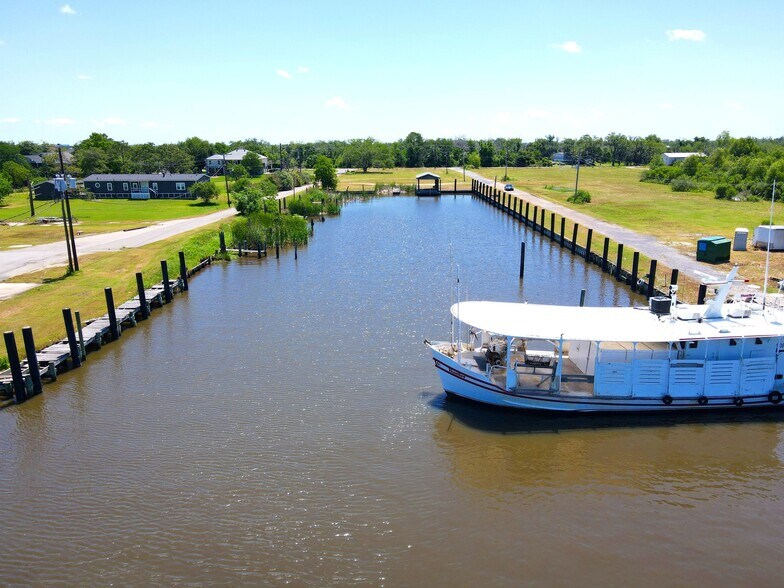 5129 Beulah st, Lafitte, LA à vendre - Photo de l’immeuble – Image 3 sur 9