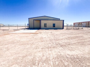 2269 Ocotillo Dr, Pecos, TX à louer Photo de l’immeuble– Image 1 sur 16