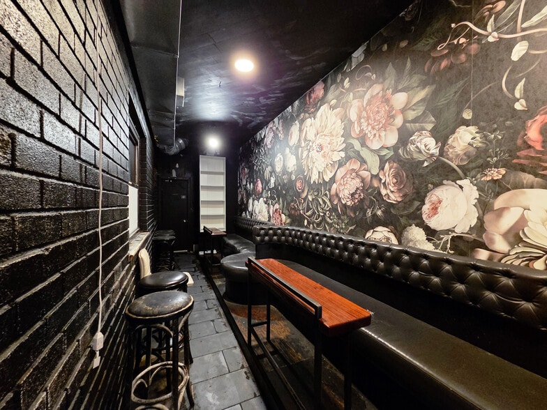 55 McGuinness Blvd S, Brooklyn, NY à louer - Photo de l’immeuble – Image 3 sur 7