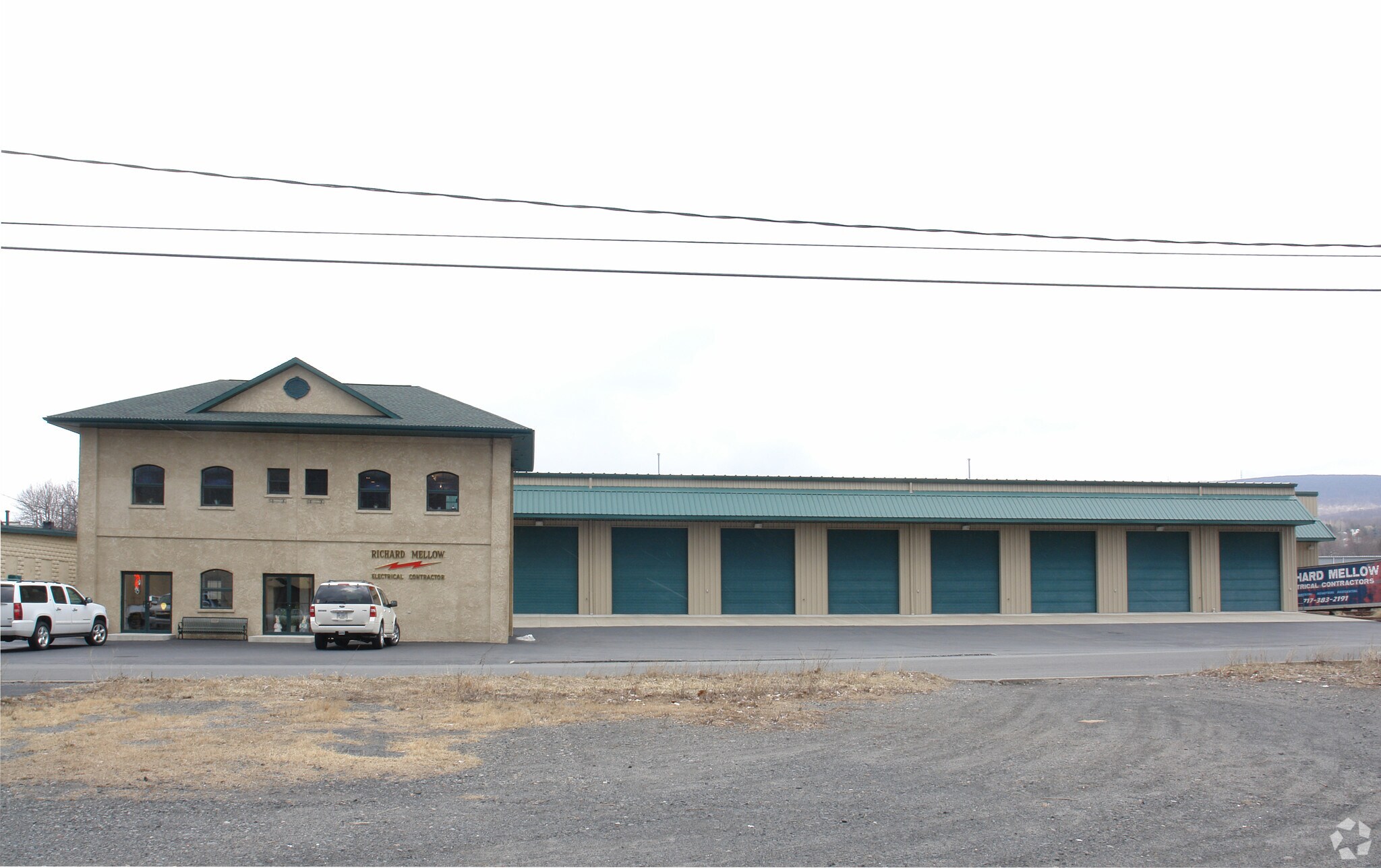 807 Enterprise St, Dickson City, PA à louer Photo principale– Image 1 sur 16