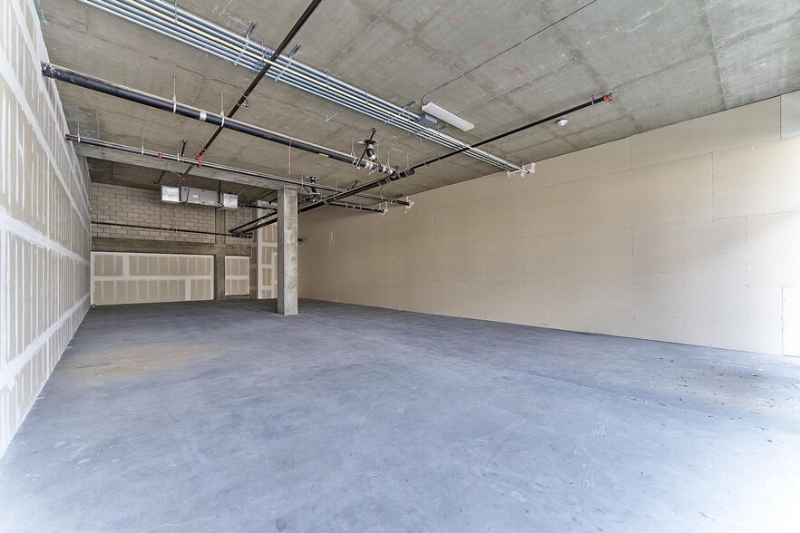 3170 W Olympic Blvd, Los Angeles, CA à louer - Photo de l’immeuble – Image 2 sur 22