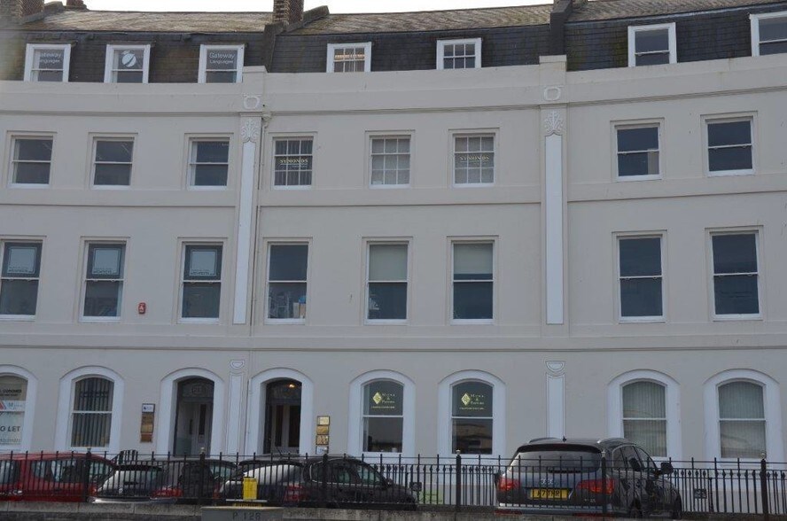 4 The Crescent, Plymouth à louer - Photo de l’immeuble – Image 3 sur 3