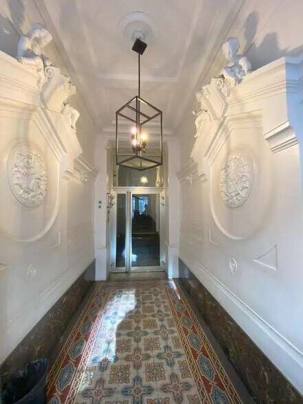 Bureau dans Paris à louer - Hall d’entrée – Image 2 sur 11