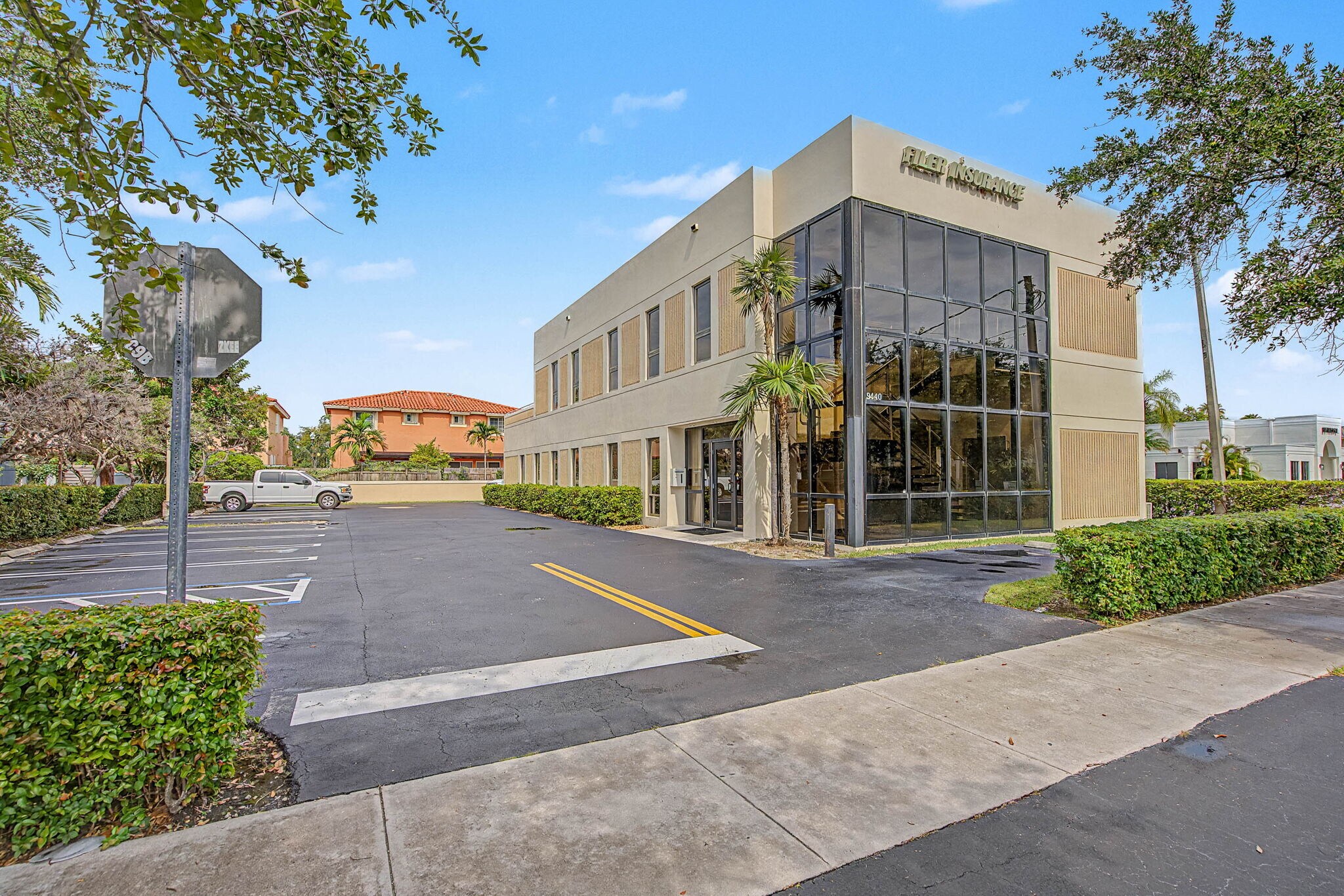 9440 SW 77th Ave, Miami, FL à vendre Photo de l’immeuble– Image 1 sur 26