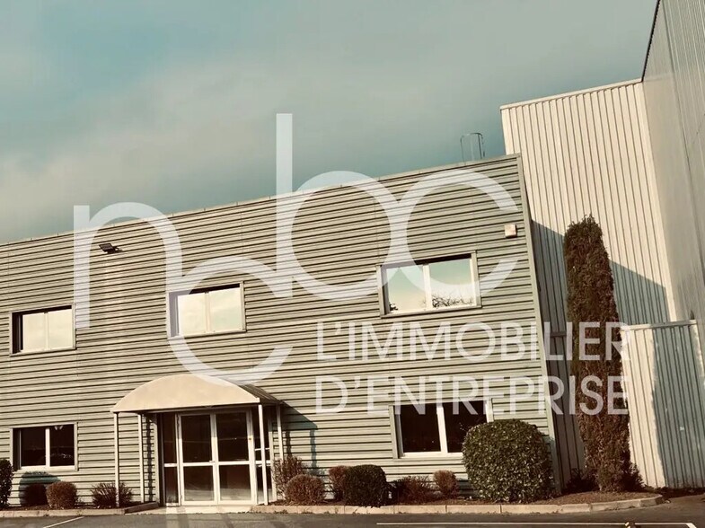 Industriel/Logistique dans Lozanne à vendre - Photo de l’immeuble – Image 3 sur 25