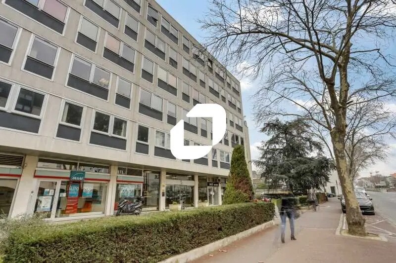 Bureau dans Rueil-Malmaison à vendre Photo de l’immeuble– Image 1 sur 8