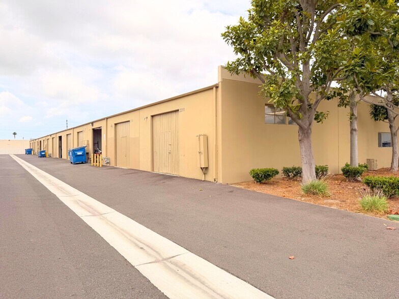 3602-3628 W Pendleton Ave, Santa Ana, CA à louer - Photo de l’immeuble – Image 2 sur 8