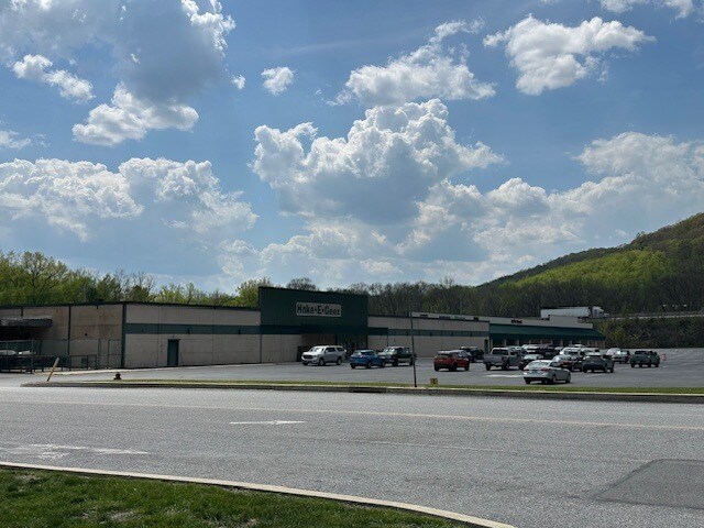 165-177 Bedford Plaza Rd, Bedford, PA à louer - Photo de l’immeuble – Image 3 sur 8