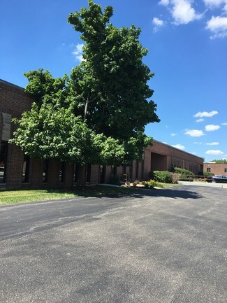 Plus de détails pour 711-731 W Racquet Club Dr, Addison, IL - Industriel/Logistique à louer